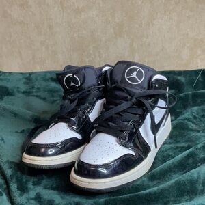 Jordan 1 retro black & white